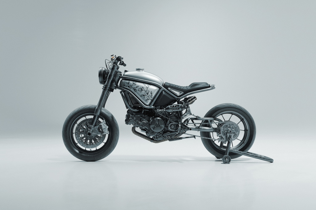 Giá thay lốp xe máy Yamaha?